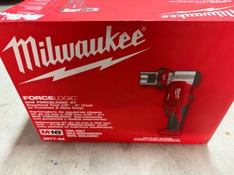 Milwaukee knockout set. 1/2”-4”
