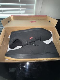 Levi Sneakers Men’s Size 9