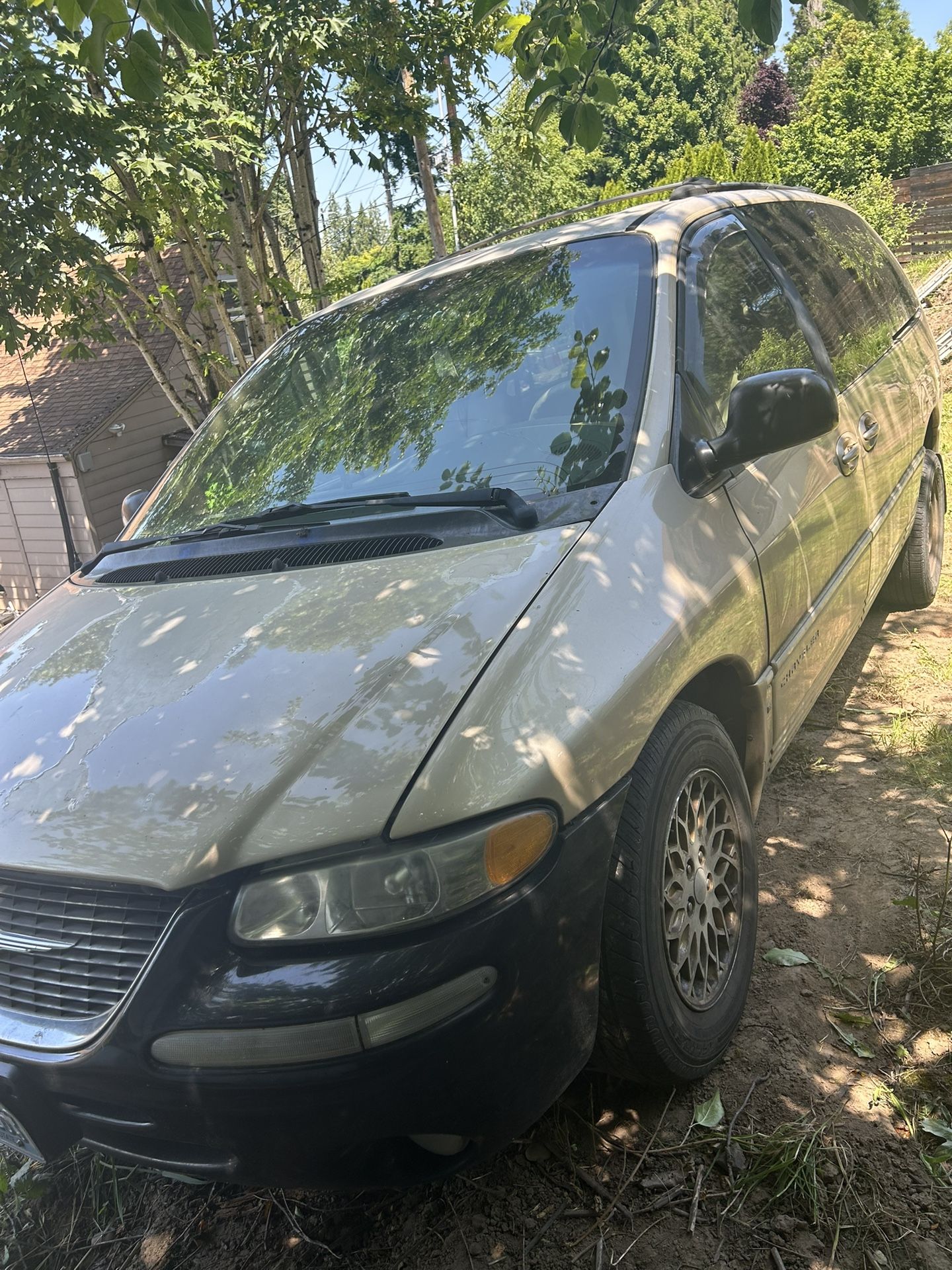 1998 Chrysler Town & Country