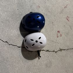 2 helmets