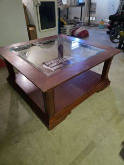 Glass/wood coffee table