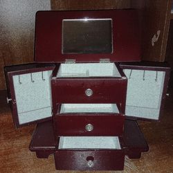 🔹GET IT TODAY FOR $25🔹            Jewelry Box