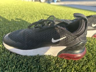 BOYS NIKE SHOES 1Y