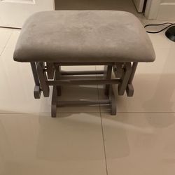 Foot Stool That Can Sway