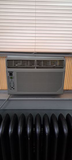 DANBY 8000 BTU WINDOW AC UNIT