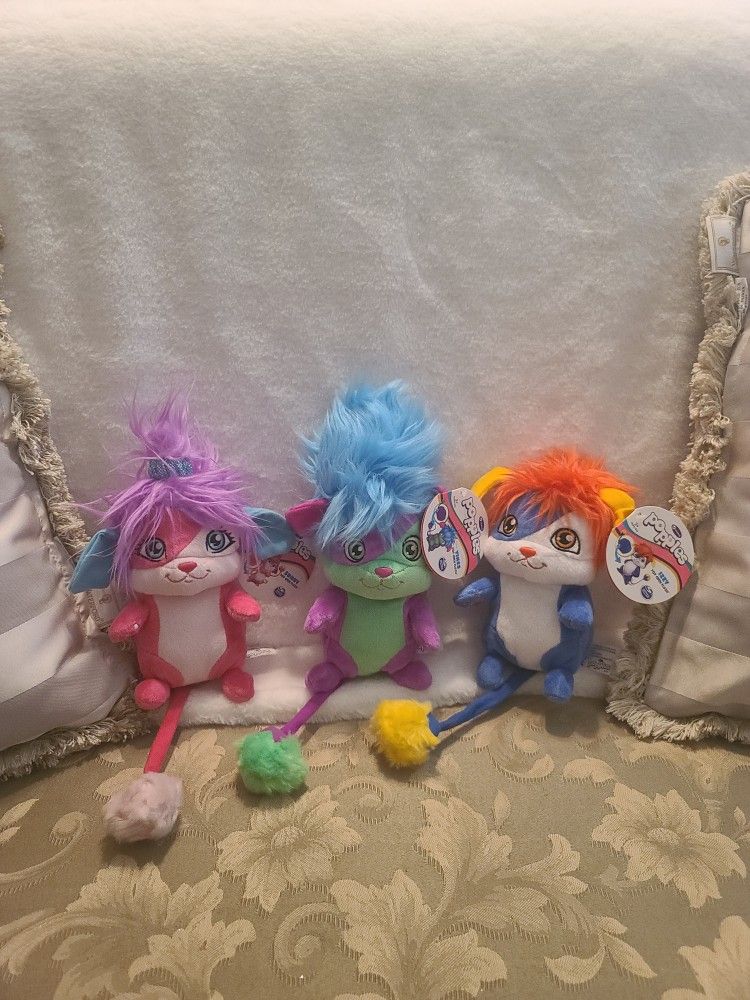 3 POPPLES Plushies ( New)
