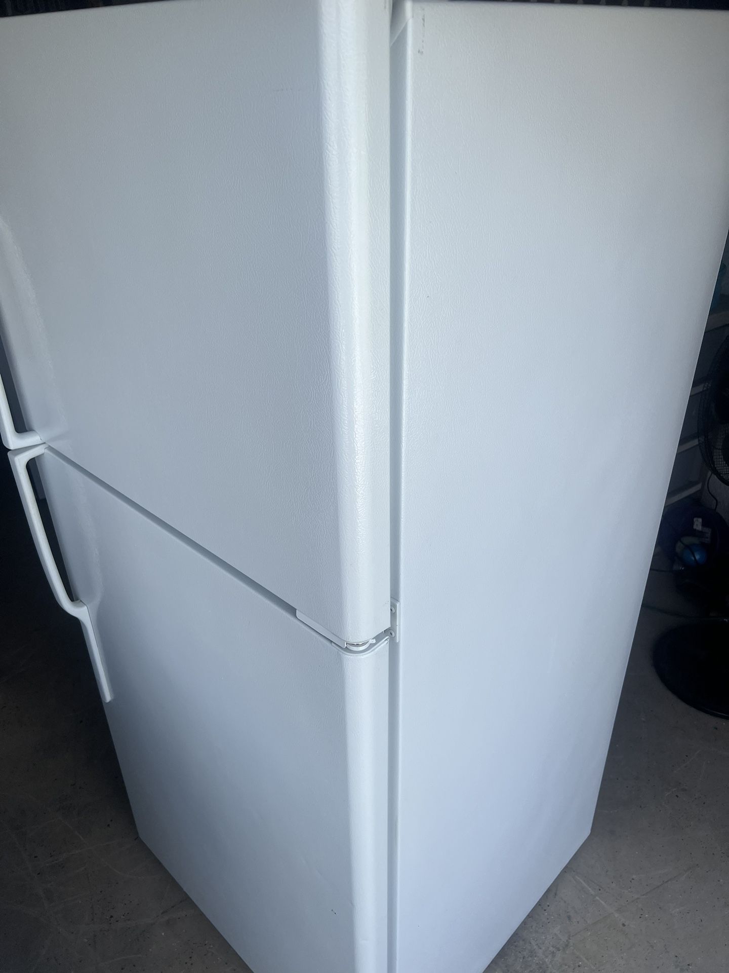 GE Fridge/freezer PLEASE READ!!! for Sale in Cape Coral, FL OfferUp