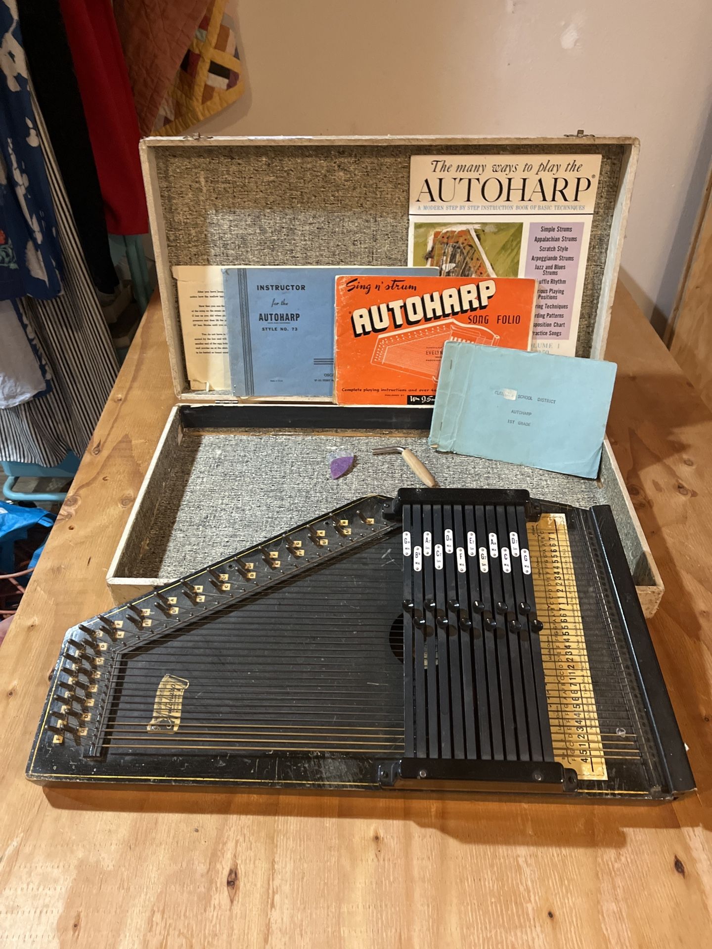 Vintage Oscar Schmidt Autoharp Style No. 73 - Complete Set!
