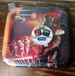 2009 Star Wars 3D Effect Square Paper Plates Including Darth Vader