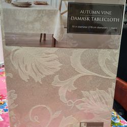 Autumn vine damask tablecloth 70in round seats 4-