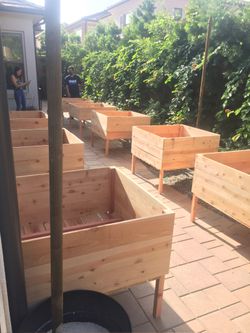 3 4 5ft long 11 inch wide Hand made Garden bed raised elevated planter box with legs cedar redwood for Vegetables and Herbs Carrots