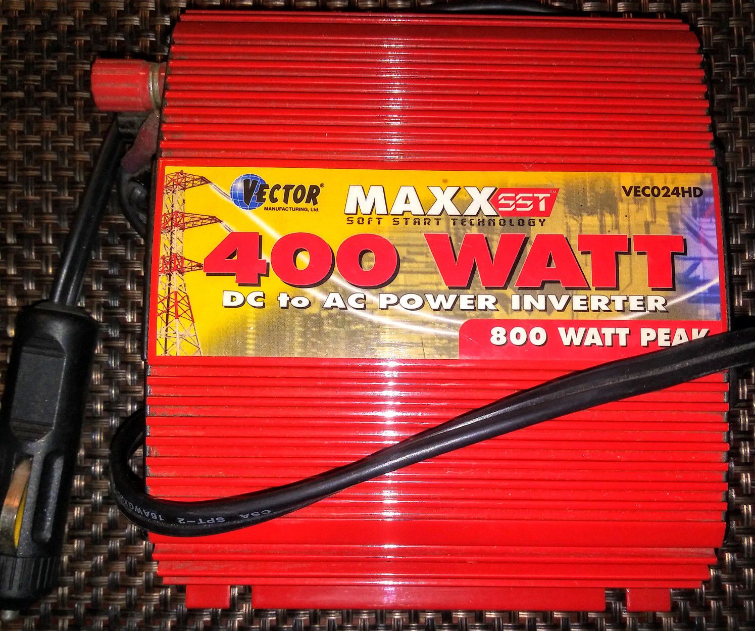Vector Maxx SST 400 Watt Power Inverter 800 Watt Peak