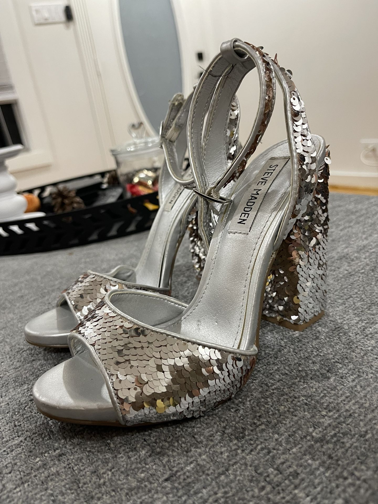 Steve Madden Silver/Baby Pink Sequin Heels! Size 6