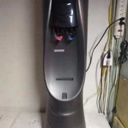 Hot/Cold Water Dispenser (Nestle)