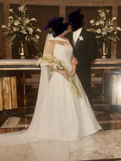 Beautiful Wedding Dress with attached/detachable shawl