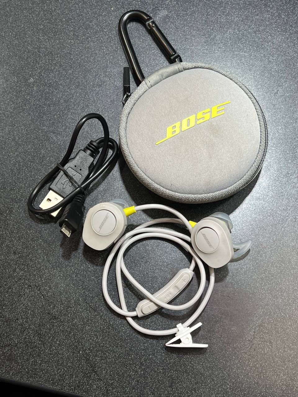 Bose SoundSport A11 IC 3232A Wireless In Ear Earbuds - w/Charging Cable And Case