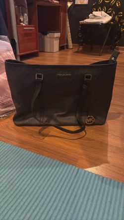 Mk Purse Black Used