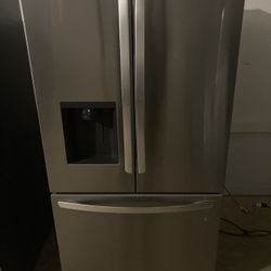 LG Refrigerator. Counter Depth  