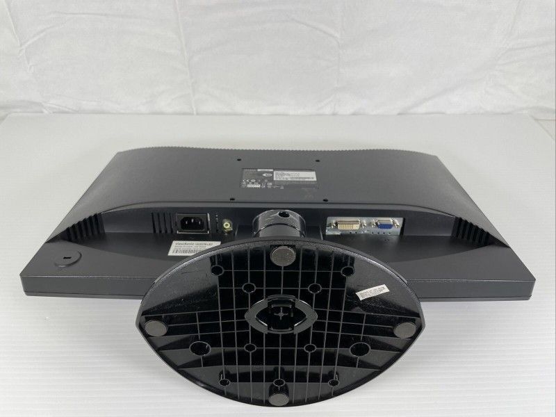 Viewsonic Widescreen LCD Screen With Cables