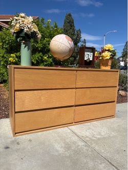Solid Oak 6 Drawer Dresser Chest of Drawers Furniture USA Made Excellent Condition