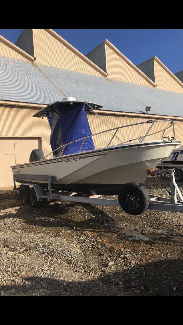 1984 Boston whaler Outrage 22 ft