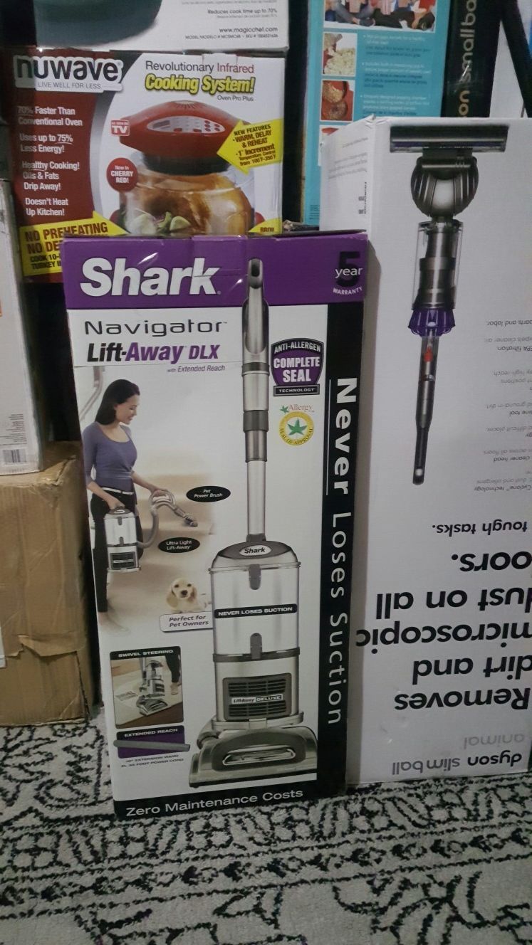 Brand new Shark Navigator Lift-Away DLX Vacuum Cleaner