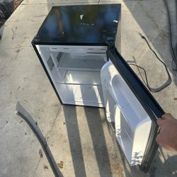 Mini Fridge 
