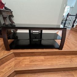 TV TABLE