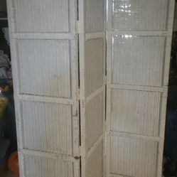 Wicker Room Divider white distressed  6 ft x 5 ftĺ each panel is 64 in x 20 in 3 panels