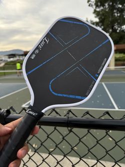 LUZZ Pro 4 Inferno Frozen Pickleball Paddle - MINT / Like New