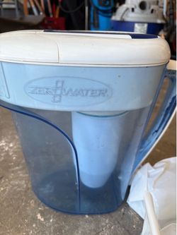 Zero filter pitcher and 2 replacement filters.