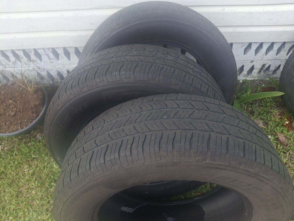 3 Used Tires - StarFire Solarus 275/60R20 HT