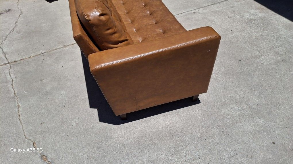 Small Couch, Clean, Minimal Wear 76x32x30
