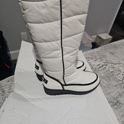 WaterNew  Proof Boots White Order Wrong Size 8 