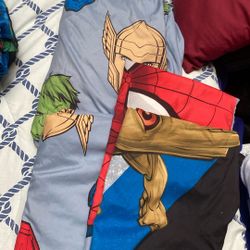 MARVEL Avengers Twin Bed Sheet Set With Bonus Curtains