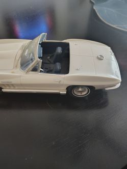White Corvette Sting Ray Diecast Model Car