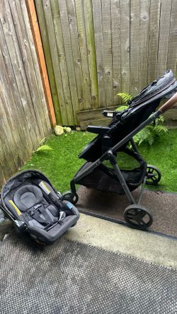 Graco stroller with infant car seat travel system
