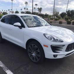 2017 Porsche Macan