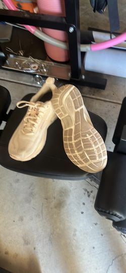 Brooks trace 4, size 9.5