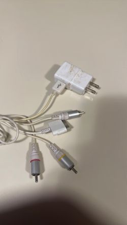 Apple 30-Pin to AV RCA Cable with USB Wall Adapter
