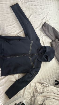 large nike tech