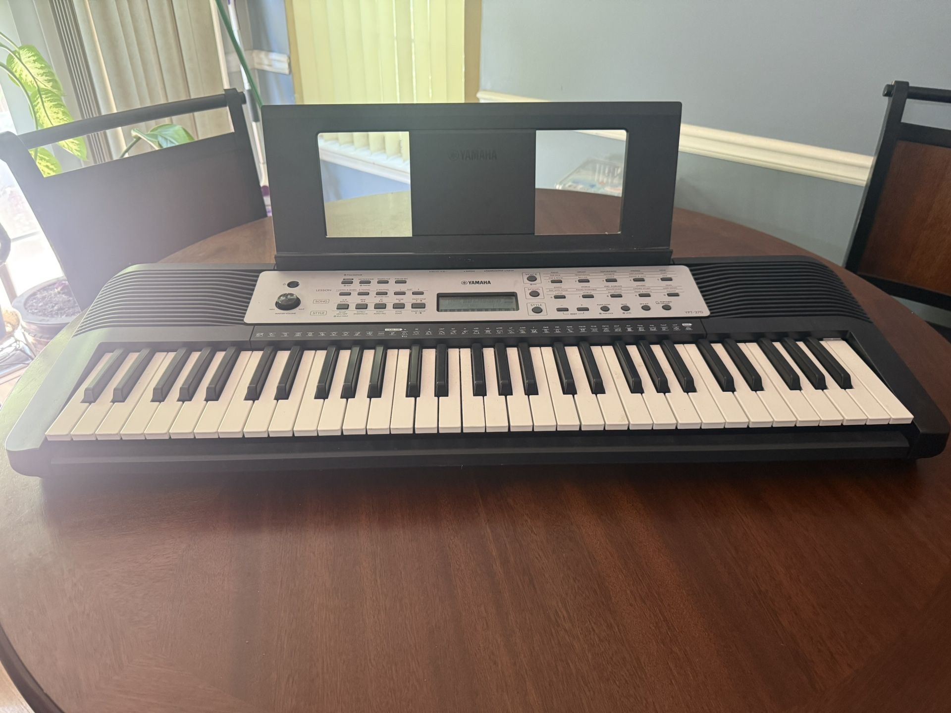 Yamaha YPT-270 Keyboard