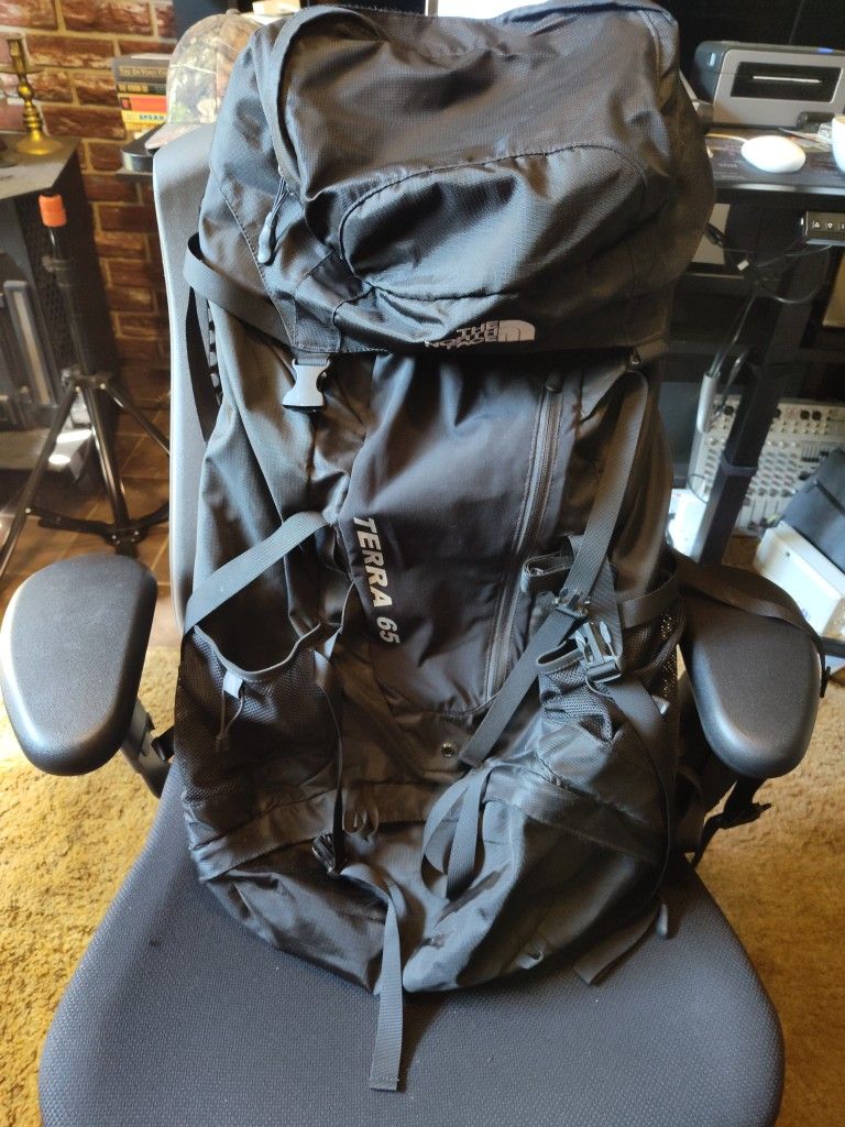 North Face Terra 65 Hiking Camping Backpack Like New