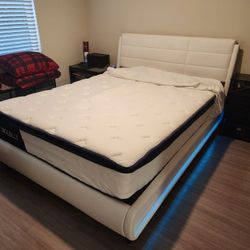 Queen Size Bed With Mattress 