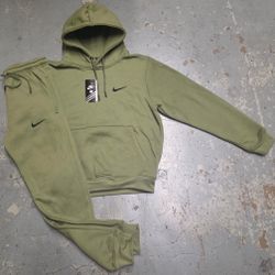 Nike Sweatsuits 