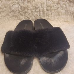 Steve Madden Women's Softy Fuzzy Faux Fur Slides Size 8