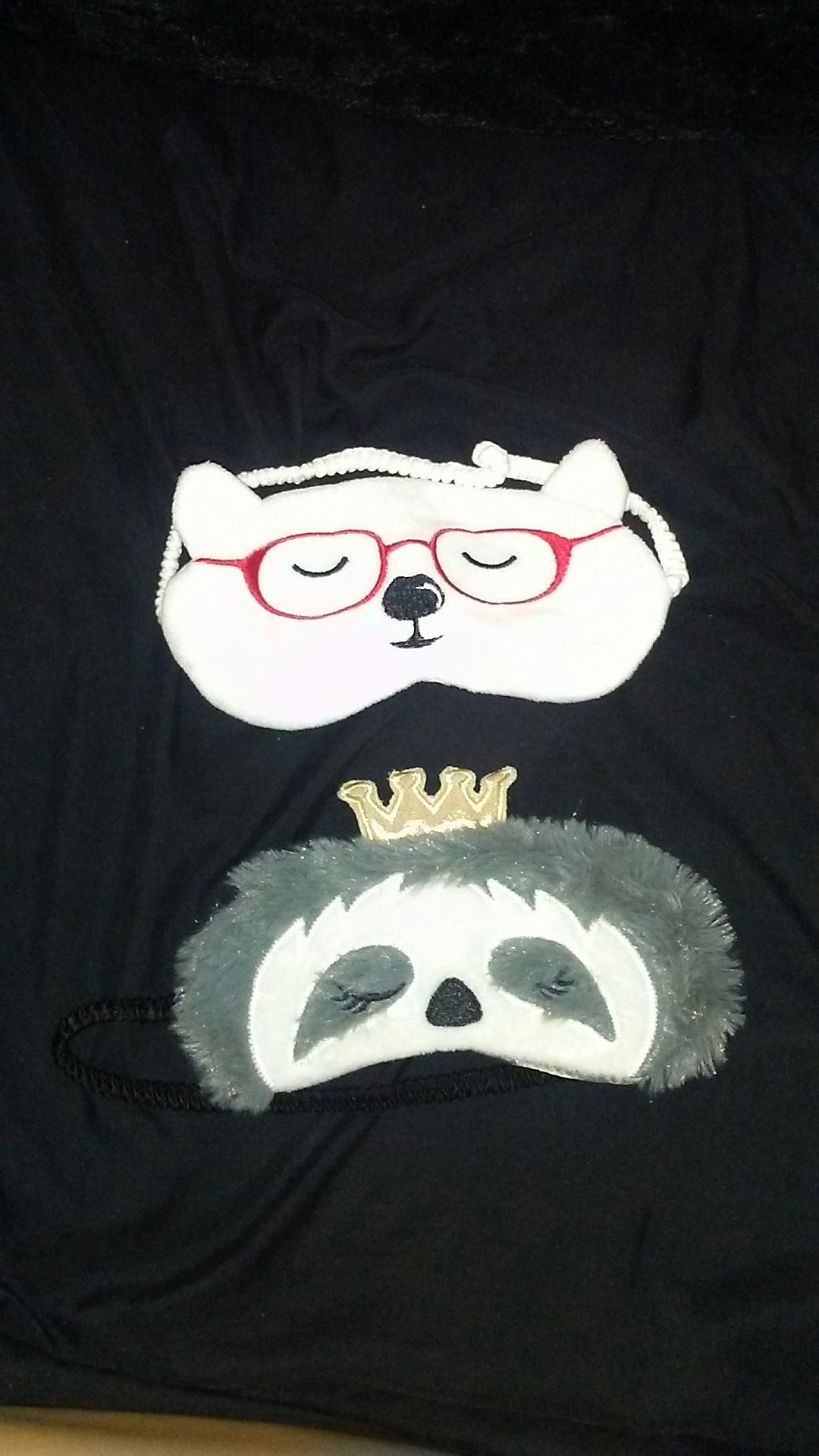 2 sleeping masks. Never used.