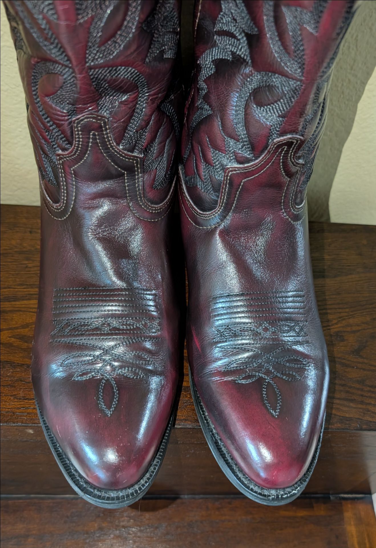 Men's 10D Laredo Boots