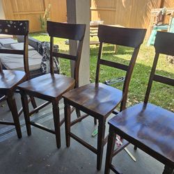 set  of chairs