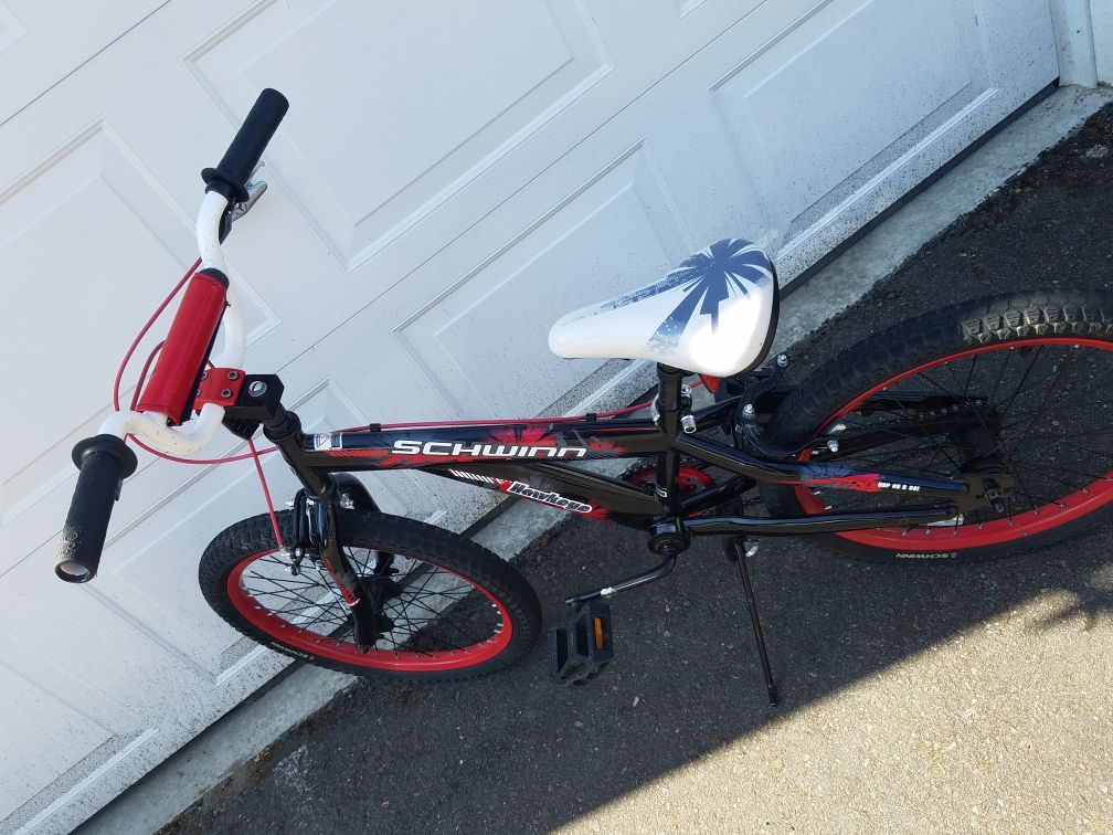 SCHWINN HAWKEYE 20 INCH BIKE (EXCELLENT)